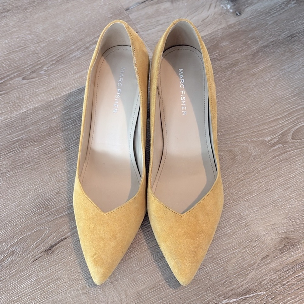 [Marc Fisher] Caitlin Pump Pointed-Toe Block Heel in Yellow Suede Women's Sz 7.0 - Picture 5 of 11